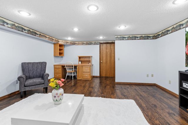 9887 Ilex Street NW, Coon Rapids, MN 55433