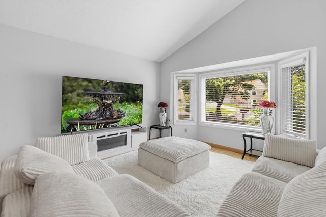 9887 Ilex Street NW, Coon Rapids, MN 55433