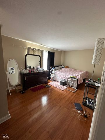 910 Angus Way, Indianapolis, IN 46217