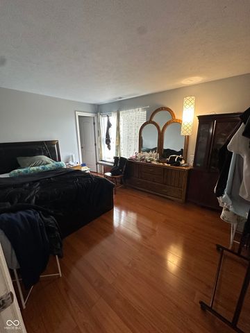 910 Angus Way, Indianapolis, IN 46217