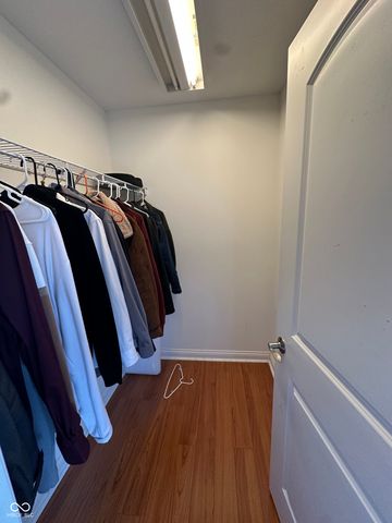 910 Angus Way, Indianapolis, IN 46217