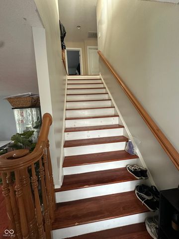 910 Angus Way, Indianapolis, IN 46217