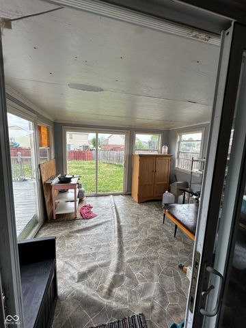 910 Angus Way, Indianapolis, IN 46217