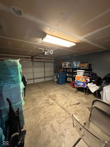 910 Angus Way, Indianapolis, IN 46217