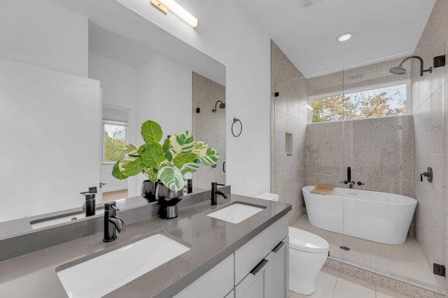 506 South Park DR 1, Austin, TX 78704