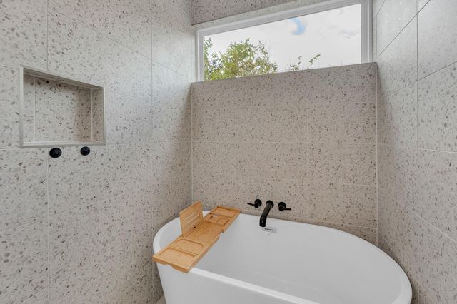 506 South Park DR 1, Austin, TX 78704