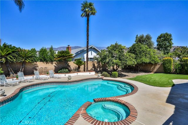2009 VINEWOOD Street, La Verne, CA 91750