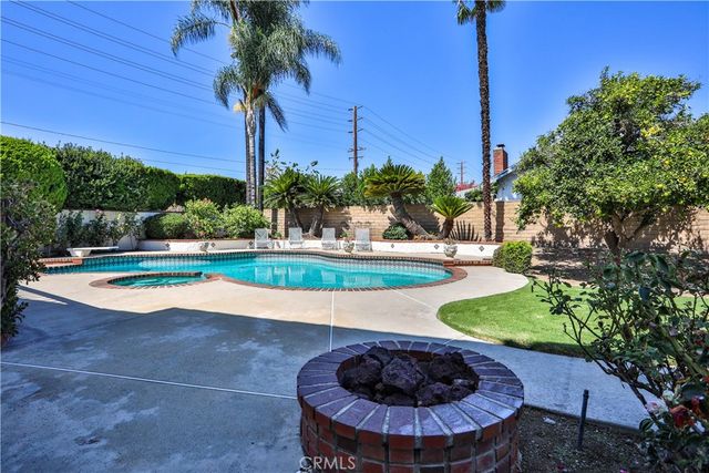 2009 VINEWOOD Street, La Verne, CA 91750