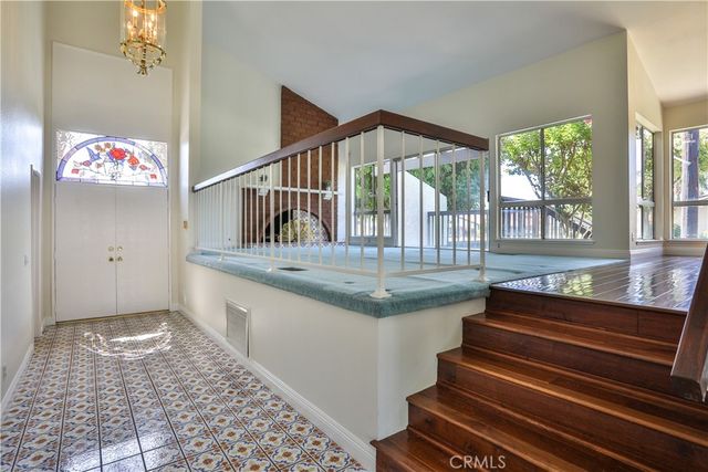 2009 VINEWOOD Street, La Verne, CA 91750