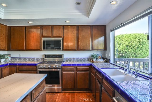 2009 VINEWOOD Street, La Verne, CA 91750