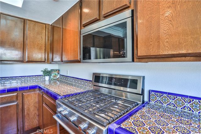 2009 VINEWOOD Street, La Verne, CA 91750