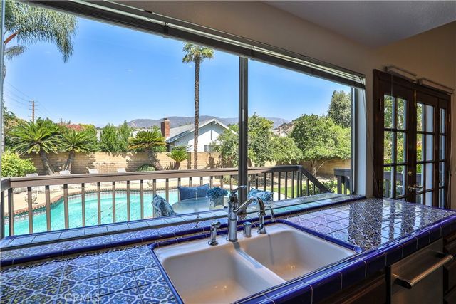 2009 VINEWOOD Street, La Verne, CA 91750