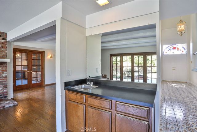 2009 VINEWOOD Street, La Verne, CA 91750