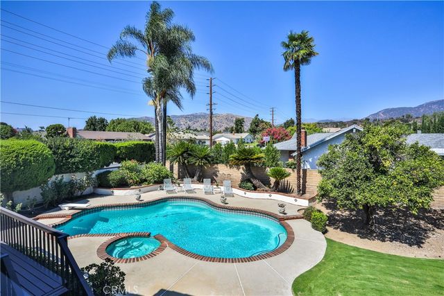 2009 VINEWOOD Street, La Verne, CA 91750