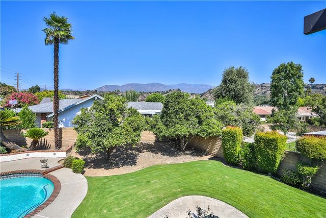 2009 VINEWOOD Street, La Verne, CA 91750
