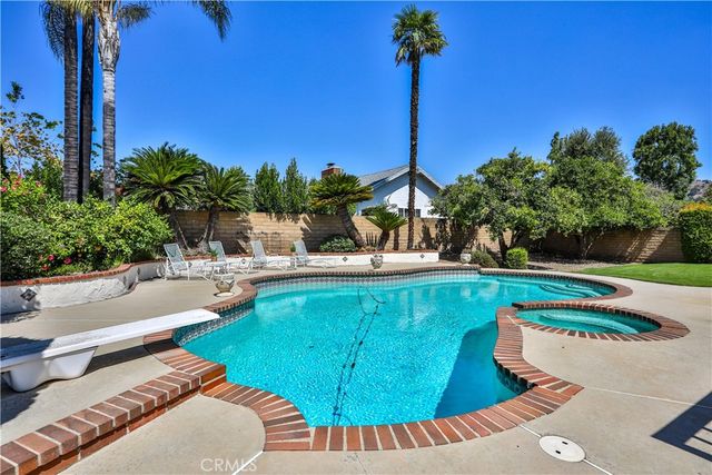 2009 VINEWOOD Street, La Verne, CA 91750