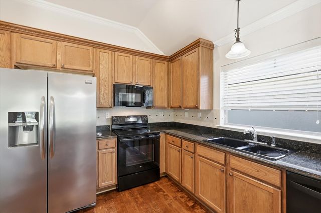 9608 Lindenwood Trail, Denton, TX 76207