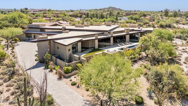 37021 N HOLIDAY Lane, Carefree, AZ 85377