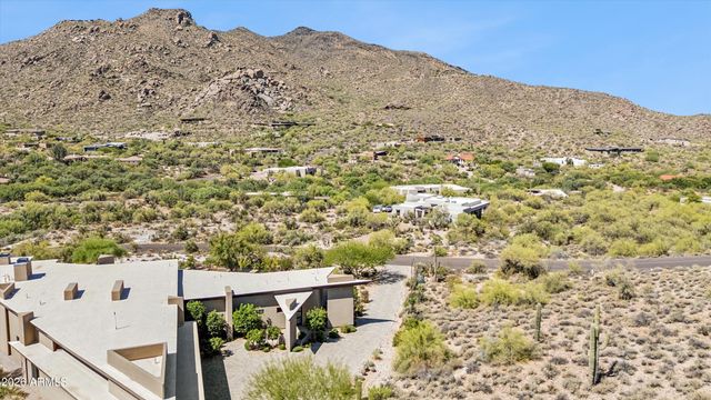 37021 N HOLIDAY Lane, Carefree, AZ 85377