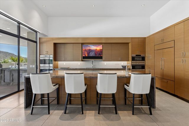 37021 N HOLIDAY Lane, Carefree, AZ 85377