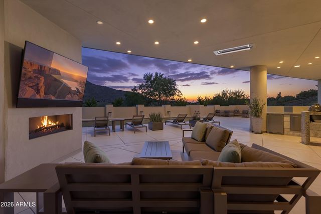 37021 N HOLIDAY Lane, Carefree, AZ 85377