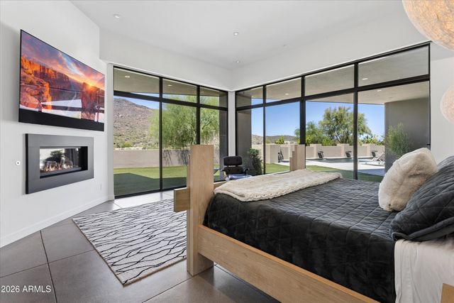 37021 N HOLIDAY Lane, Carefree, AZ 85377