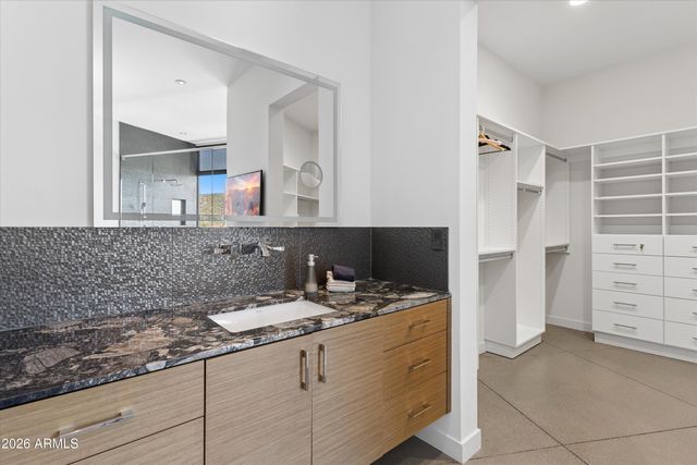 37021 N HOLIDAY Lane, Carefree, AZ 85377