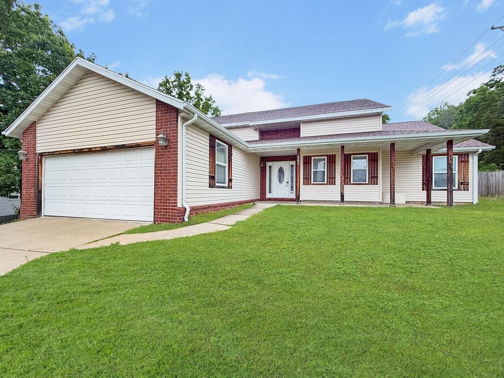 261 Pine Street, Branson, MO 65616