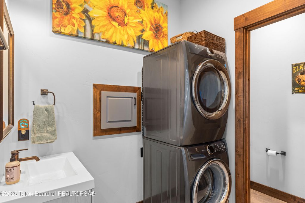 399 GRANITE RIDGE, Alpine, WY 83128 photo 35