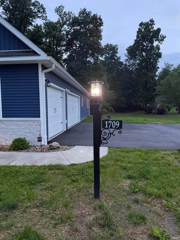 1709 Riley Court, Spencer, IN 47460