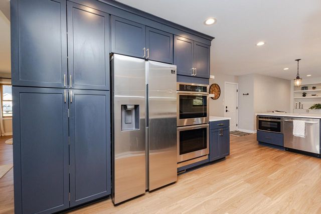 2109 Melody LANE, Waukesha, WI 53186