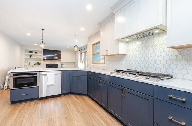 2109 Melody LANE, Waukesha, WI 53186