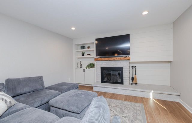 2109 Melody LANE, Waukesha, WI 53186