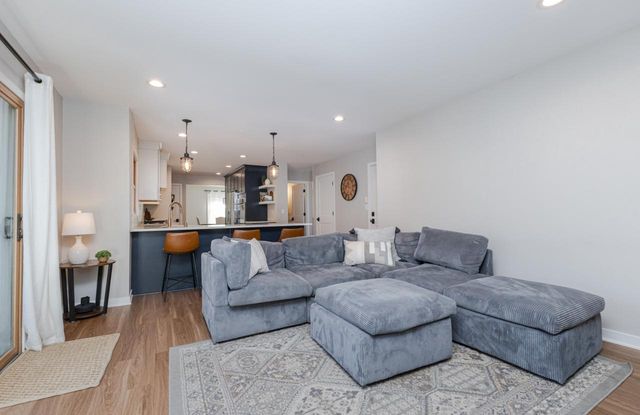 2109 Melody LANE, Waukesha, WI 53186