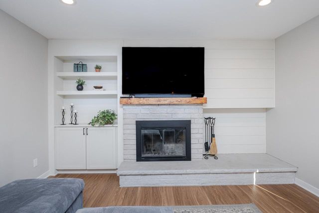 2109 Melody LANE, Waukesha, WI 53186