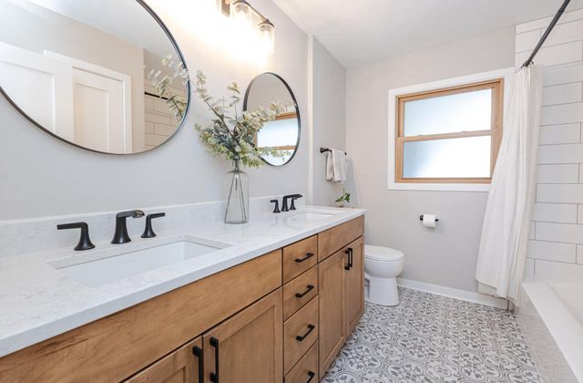 2109 Melody LANE, Waukesha, WI 53186