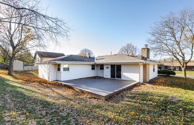 2109 Melody LANE, Waukesha, WI 53186