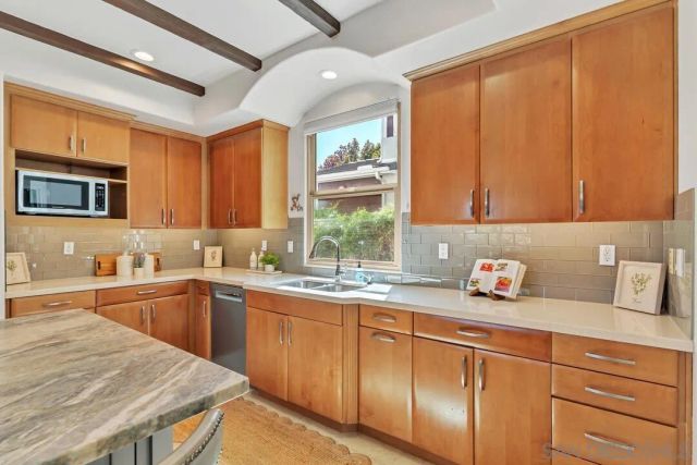 518 Sheffield, Cardiff, CA 92007