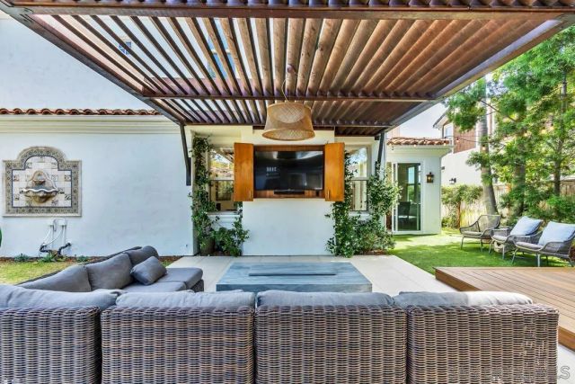 518 Sheffield, Cardiff, CA 92007