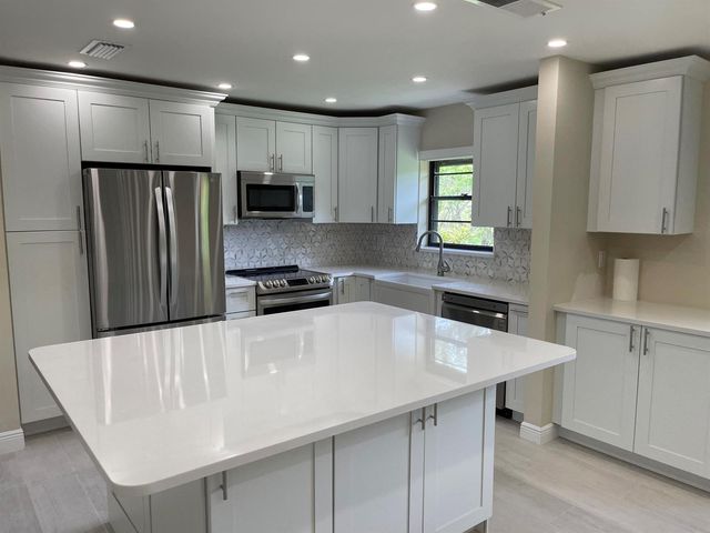 29 Bethesda Park Circle G29, Boynton Beach, FL 33435