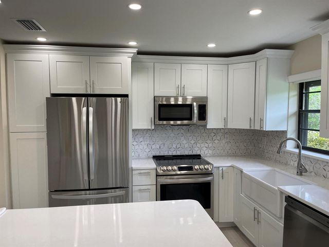 29 Bethesda Park Circle G29, Boynton Beach, FL 33435