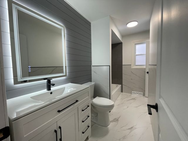 7454 160th Street, Tinley Park, IL 60477