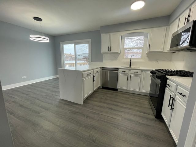 7454 160th Street, Tinley Park, IL 60477