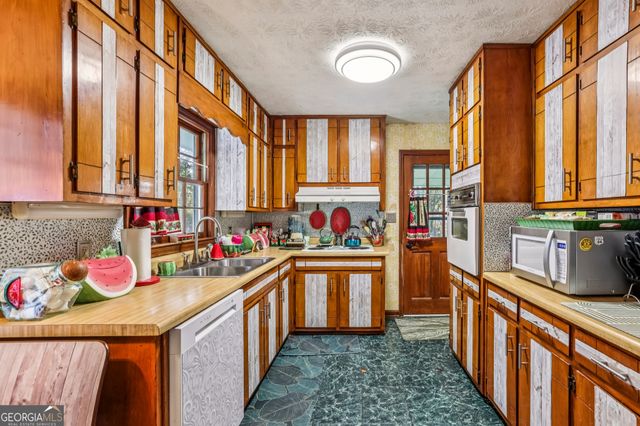 3199 Larkspur Circle, Snellville, GA 30078