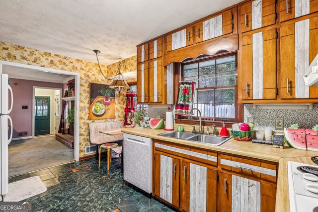 3199 Larkspur Circle, Snellville, GA 30078