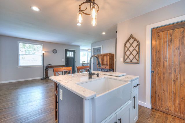 1211 Catina Dr, Nashville, TN 37217