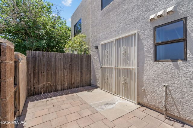 2184 N 1st Avenue, Tucson, AZ 85719