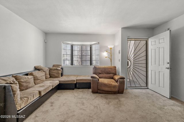 2184 N 1st Avenue, Tucson, AZ 85719