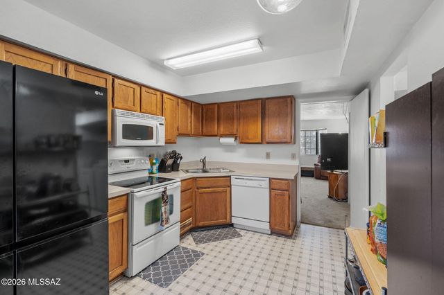 2184 N 1st Avenue, Tucson, AZ 85719