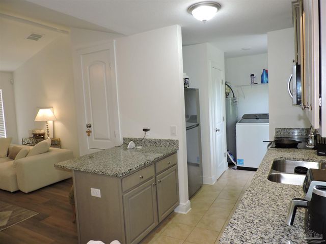 2202 N E St, Pensacola, FL 32501